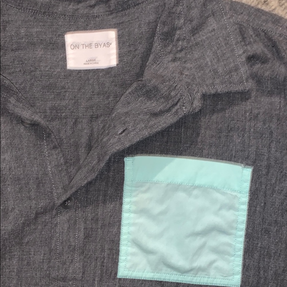 Button up - Picture 2 of 2
